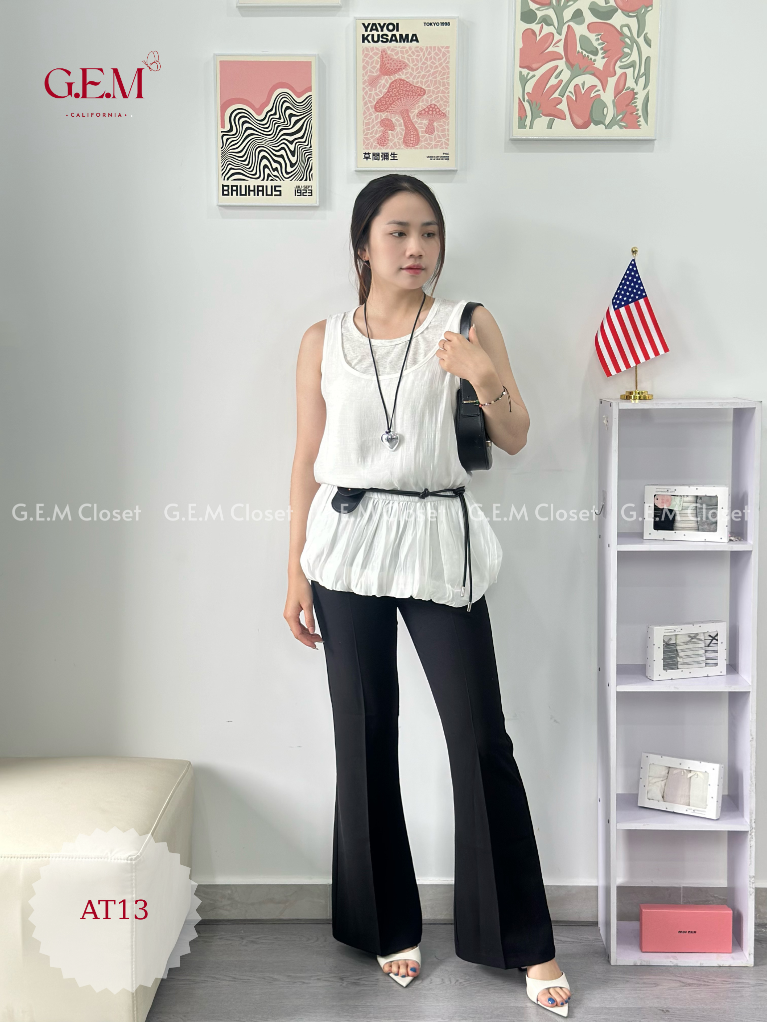 Quần jean ống loe cạp cao